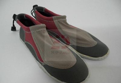 工廠直銷防滑防水透氣硫化橡膠沙灘鞋-紅【流行款】全方位解析